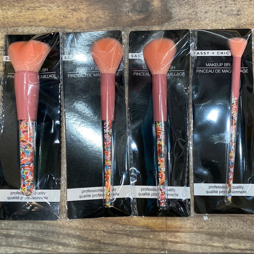 Makeup Brush Ice Cream Sprinkle pink set of 4 - Picture 1 of 5